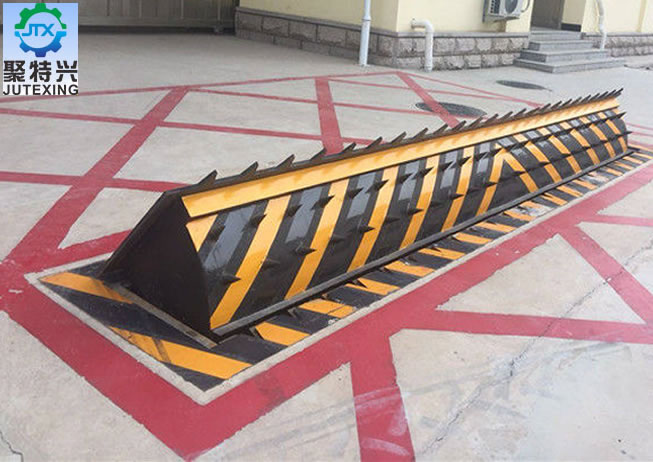 監(jiān)獄專(zhuān)用路障機(jī)
