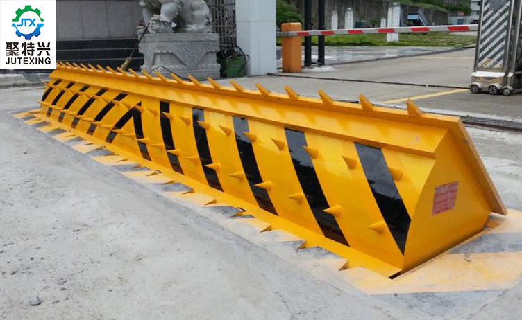 翻版路障機(jī)