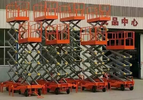 鋁合金單柱六米升降機(jī)發(fā)貨